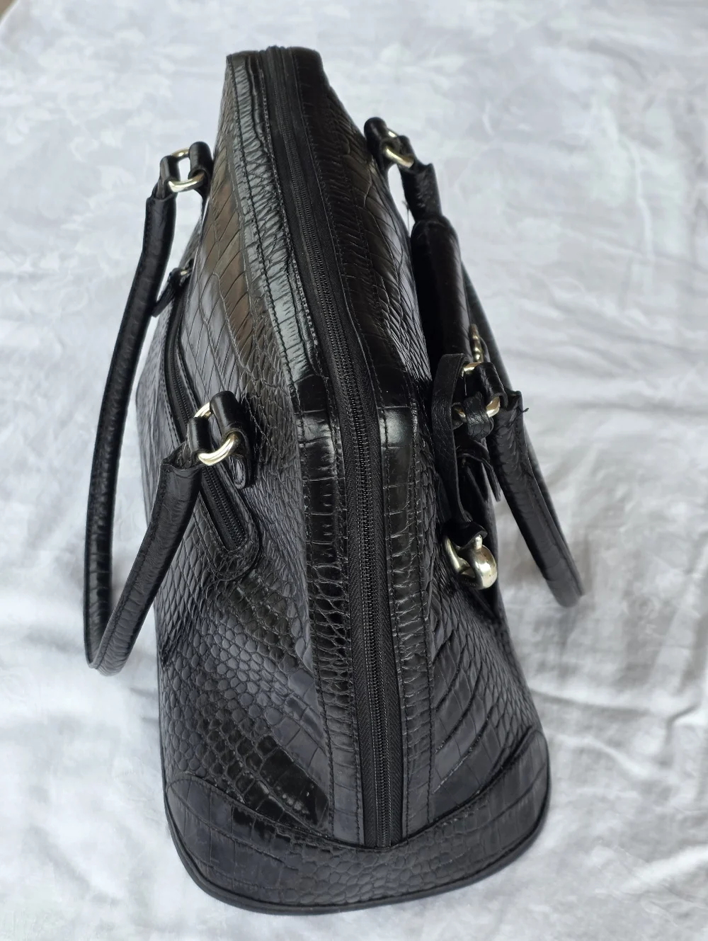 Vintage Brighton Black Leather Croc Pattern with Floral Lining w/ Inner Pockets